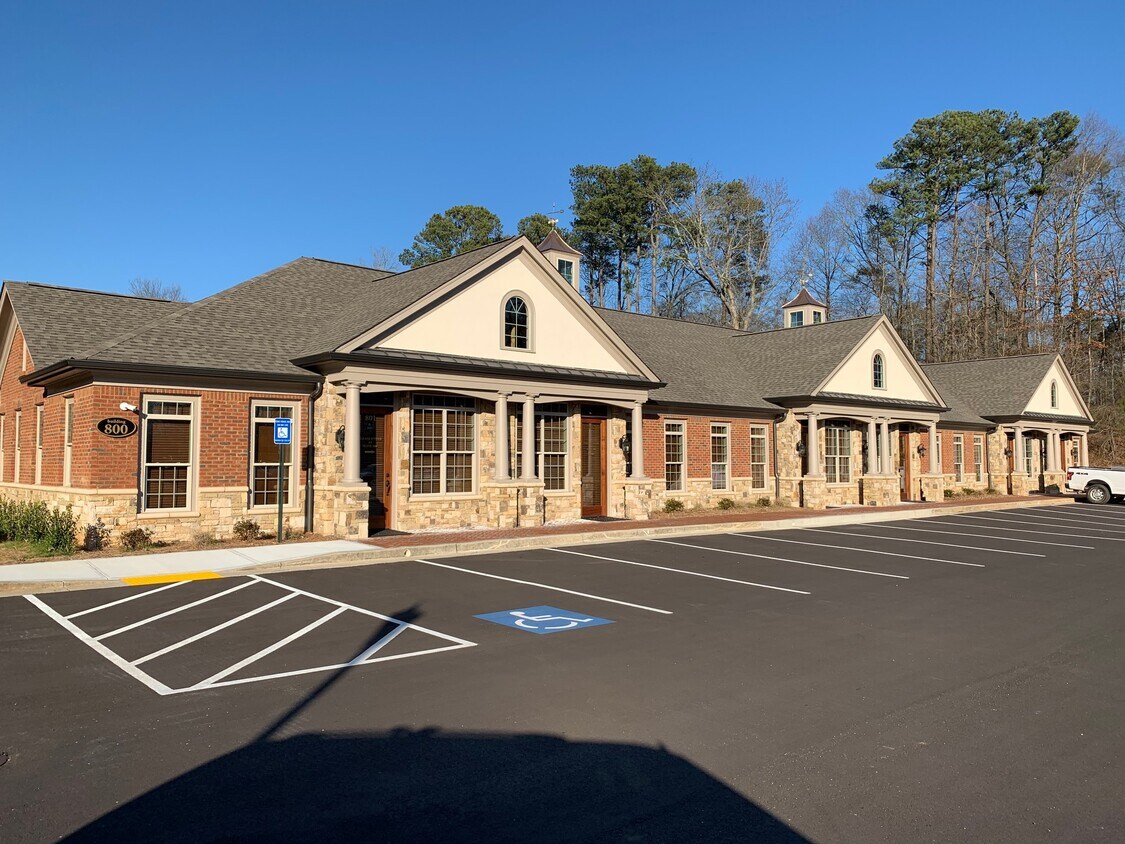 514 West Maple St Cumming, GA. 30040 – Suites coming soon for lease – 1,100 +- SF up to 6,600 +- SF